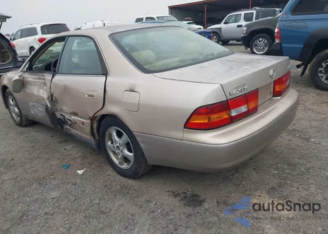 1999 Lexus Es 300 z USA, uszkodzony, nr VIN JT8BF28G9X5073125